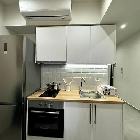Exarchia C-6 * Atina